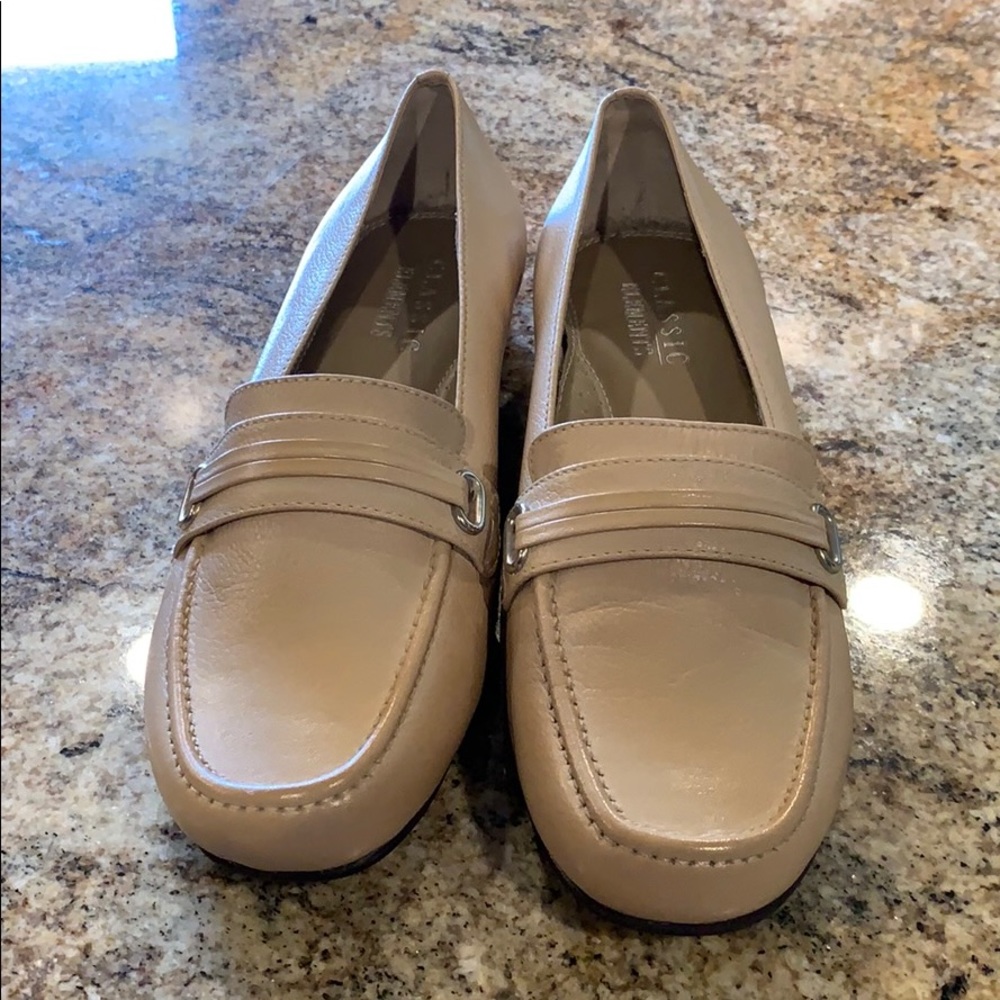 Nwot Classic Elements Loafers - image 2